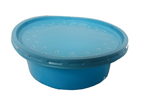 Bait Holders for Live Bait - 8 oz. Bait Cups with Lids 25 Count