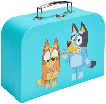 Bluey – Picnic Basket Set – 30 Piece Wooden Roleplay Toy with Carry Case, Cutlery & Pretend Food Accessories for Kids – FSC-Certified Material – Fun Imaginative Kit for 3 Years and Up
