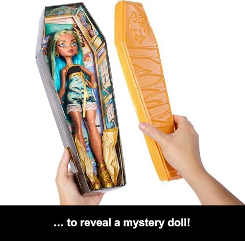 Monster High Buried Secrets Dolls and Accessories, Cozy Creepover Theme with Mystery Doll and 5 Unboxing Surprises (Characters May Vary)
