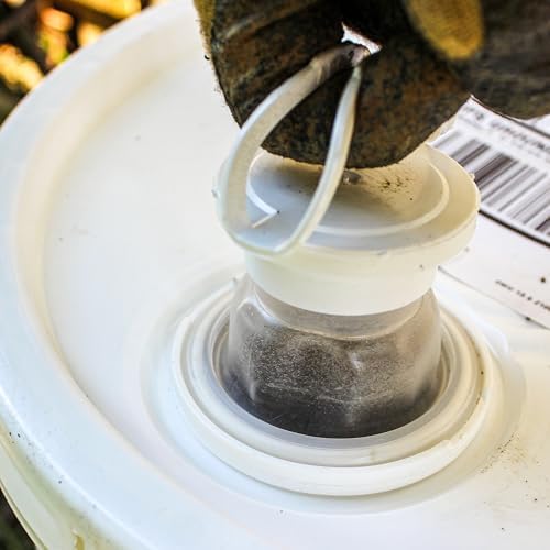 Victor VP362 Snake-A-Way Outdoor Snake Repelling Granules - Snake Away Repellent Repels Against Poisonous and Non-Poisonous Snakes - 28 LBs