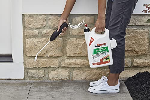 Tomcat Rodent Repellent Oil for Indoor and Outdoor Mouse and Rat Prevention, Ready-To-Use, 1 gal.