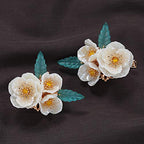 A Pair of Duckbill Clips White Pearl Flowers Hair Accessories Handmade Hair Clips for Women
