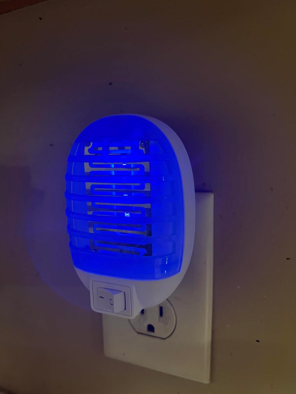 Bug Zapper Indoor, Fly Trap for Indoors, Electronic Mosquitoes Killer Mosquito Zapper with Blue Lights for Living Room, Home, Kitchen, Bedroom, Baby Room, Office(4 Packs)
