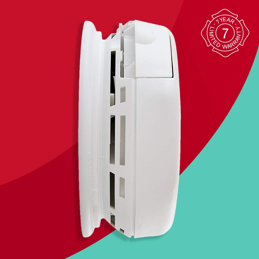 First Alert Powered Alarm SCO5CN Combination Smoke and Carbon Monoxide Detector, Battery Operated, 1 Pack, White