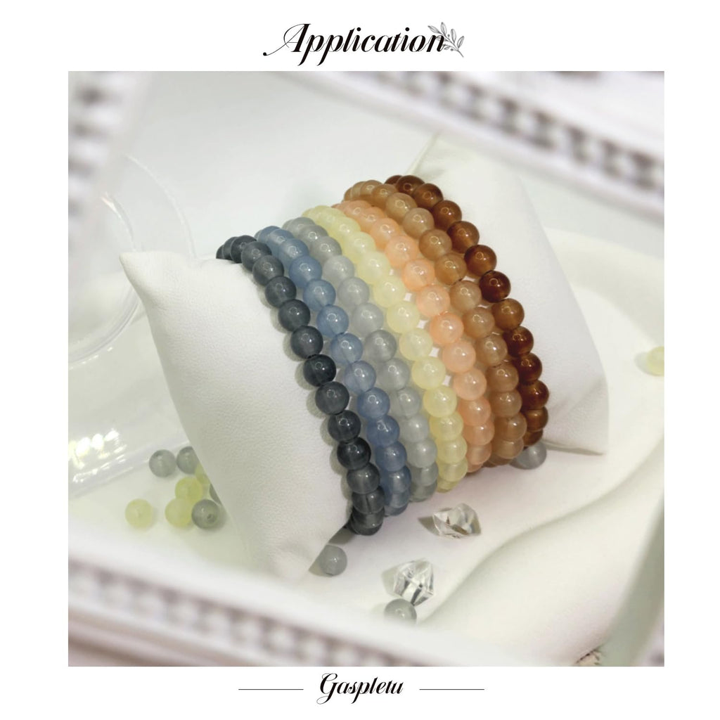 Gaspletu 2600PCS 6mm Glass Beads for Jewelry Making, 48 Colors Crystal Beads Bracelets Making Kit, Christmas Colors 2 Box Round Beads Suitable for Beginners