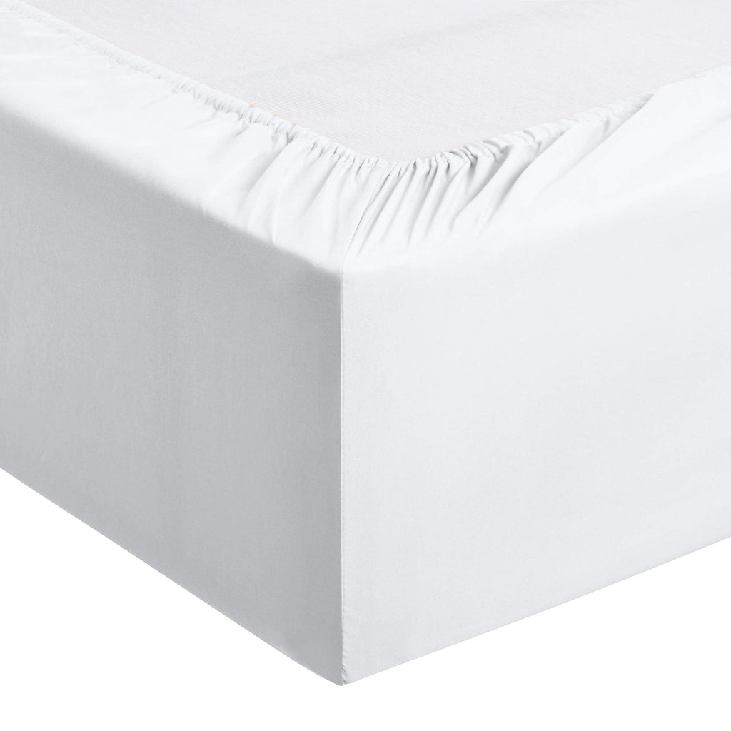 Amazon Basics - 4-Piece Microfiber Lightweight Wrinkle-free Bed Sheet Set, Super Soft Easy Care, 14'' Deep Pockets, Queen, Bright White, Solid