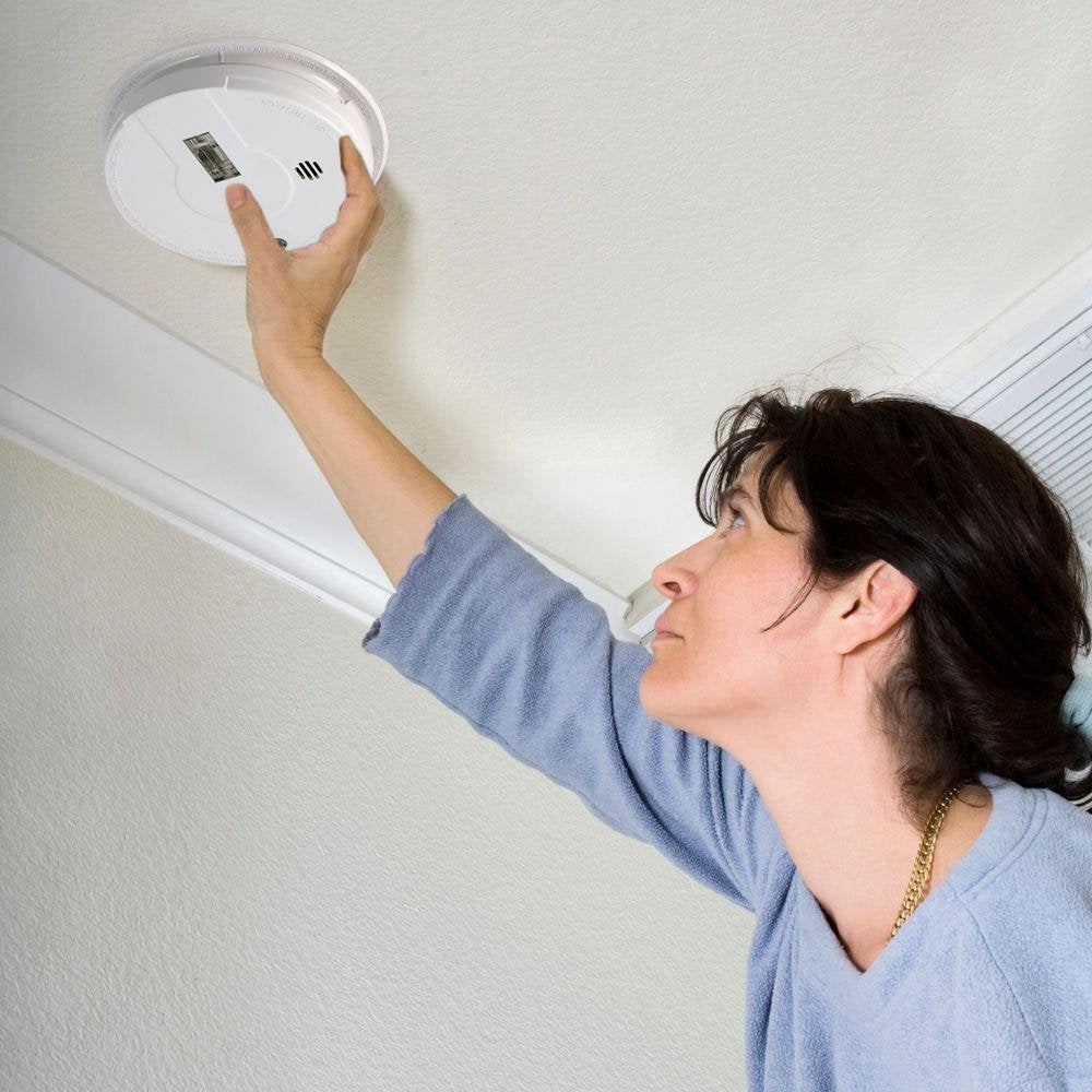 Kidde Carbon Monoxide Detector, Plug in Wall with AA Battery Backup, Test-Hush Button & Hardwired Smoke Detector with Safety Light, 9-Volt Battery Backup, Ideal for Hallways