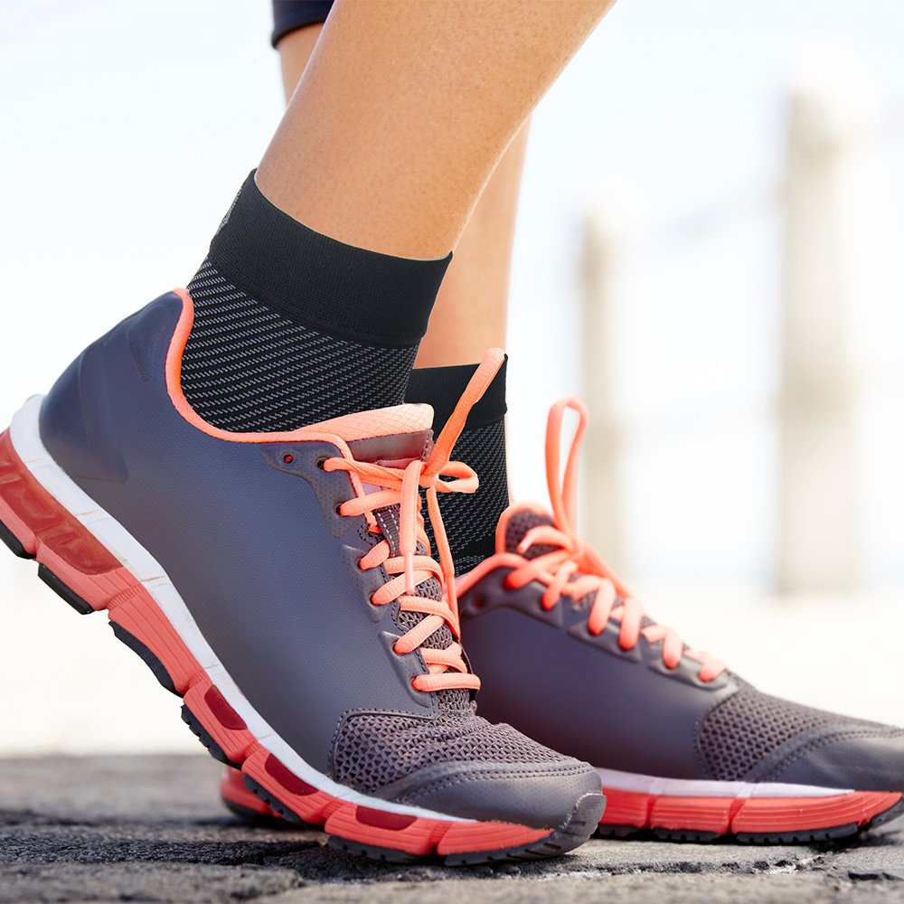 OrthoSleeve FS6 Foot Bracing (Single Sleeve) treats Plantar Fasciitis, Achilles Tendonitis and relieves heel pain in a soft, moisture-wicking fabric