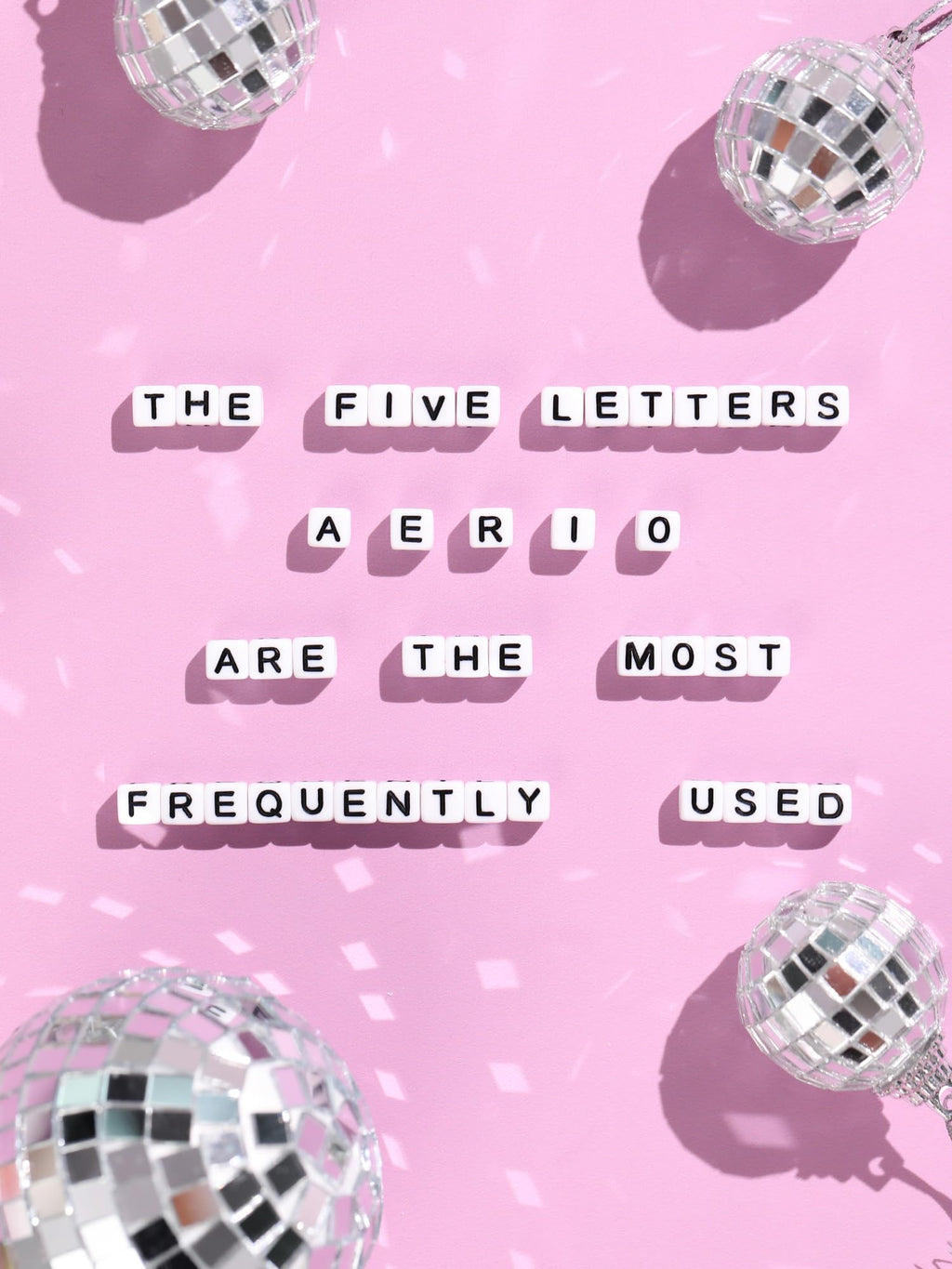 DoDoBeads Gold Letter Beads for Bracelets - 1270Pcs Square Acrylic A-Z with Extra Vowels, Numbers and Spacers - Ideal for Necklaces and Friendship Kits