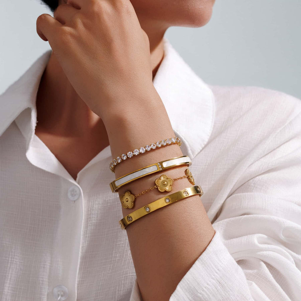 18K Gold Plated Stackable Bangles Bracelets for Women - 4 Pcs Gold Bracelet Set Trendy Stainless Steel Fashion Accessories, Dainty Stacked Jewelry Set Gift for Daily Wear Five Leaf Clover