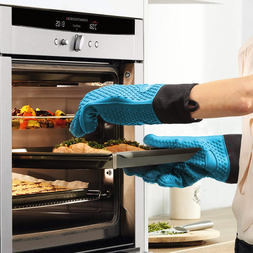 Auzilar Silicone Cooking Gloves, Grilling Gloves, Heat Resistant Gloves BBQ Kitchen Silicone Oven Mitts, Long Waterproof Non-Slip Potholder for Barbecue, Cooking, Baking