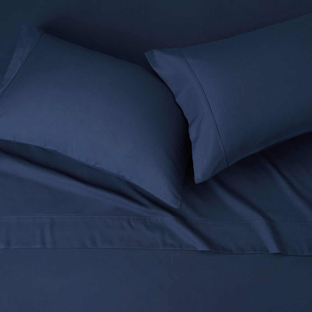 Amazon Basics Lightweight Super Soft Easy Care Microfiber 4-Piece Bed Sheet Set with 14-inch Deep Pockets, Queen, Navy Blue, Solid