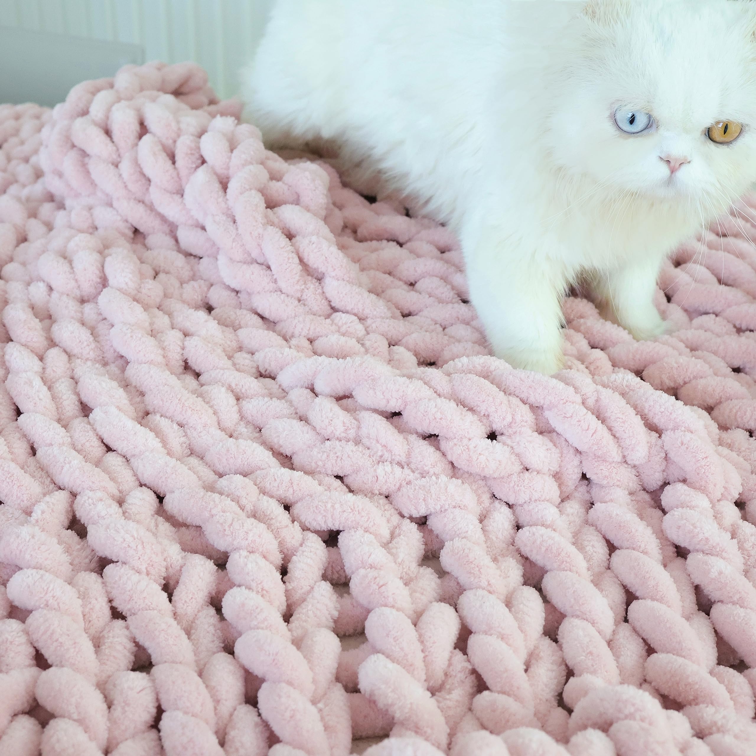 Maetoow Chenille Chunky Knit Blanket Throw （30×40 Inch）, Handmade Warm & Cozy Blanket Couch, Bed, Home Decor, Soft Breathable Fleece Banket, Christmas Thick and Giant Yarn Throws, Light Pink