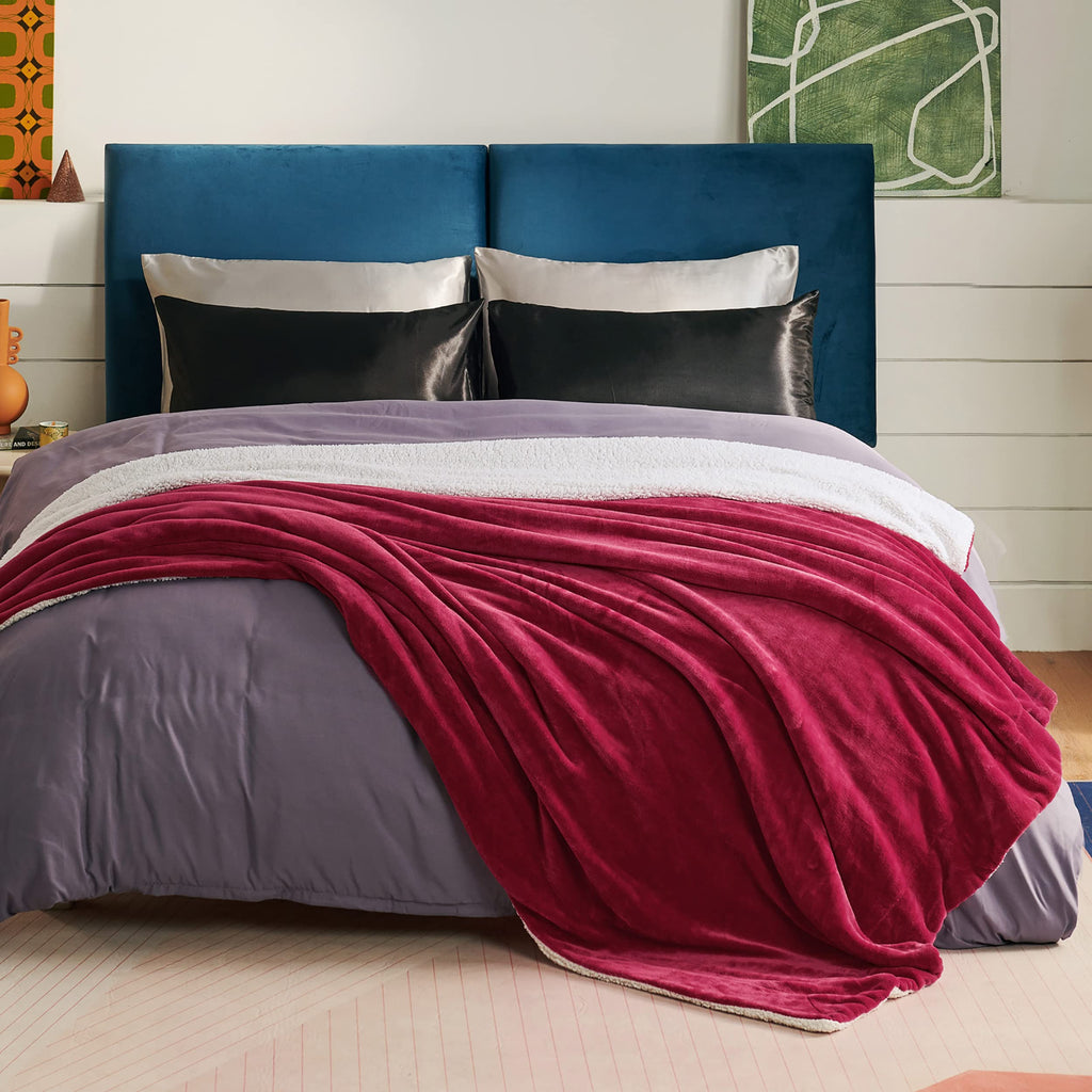 Bedsure Sherpa Fleece Blanket King Size for Bed - Thick and Warm Blanket for Winter, Christmas Blanket Gift, Red, 108x90 Inches