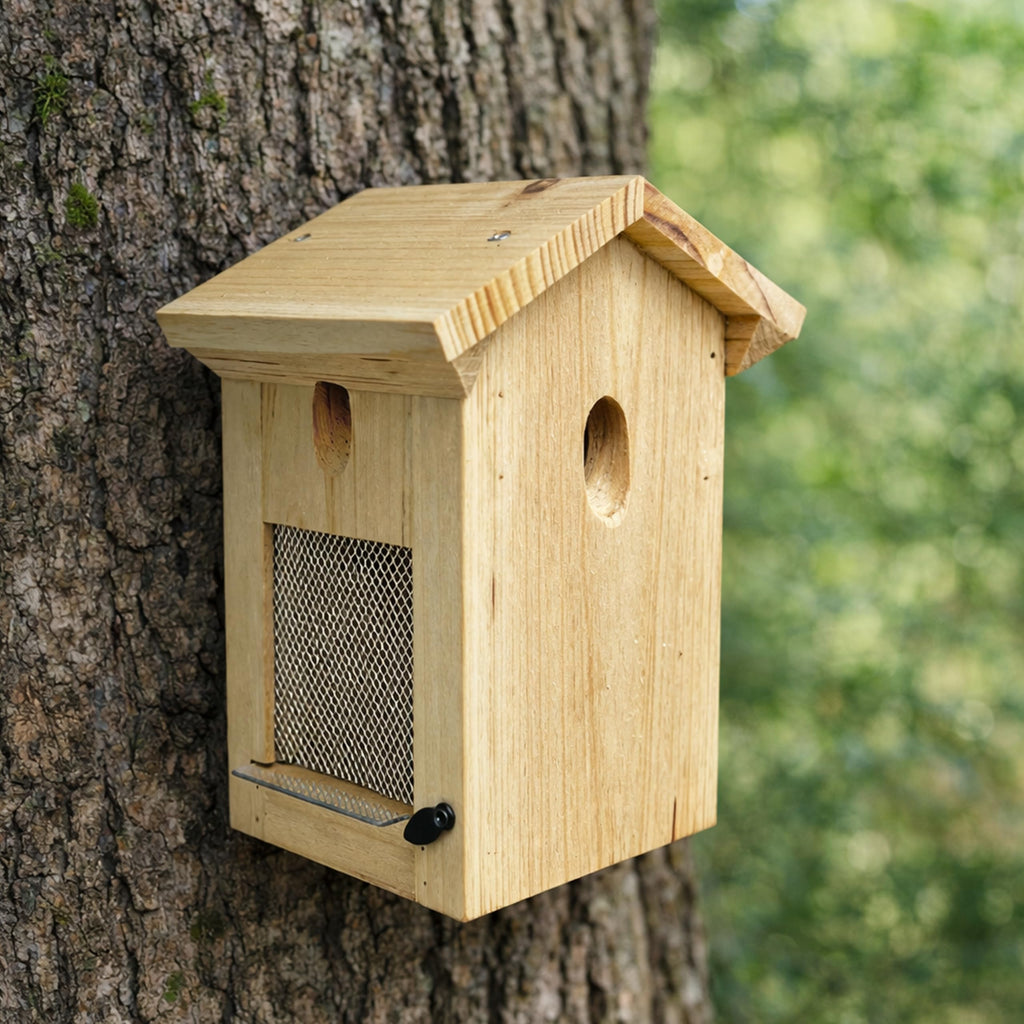 Carpenter Bee Traps for Outside, Piched Roof Nature Hanging Wood Boring Bee Trap for Outdoor Insect Trap (1 PCS)