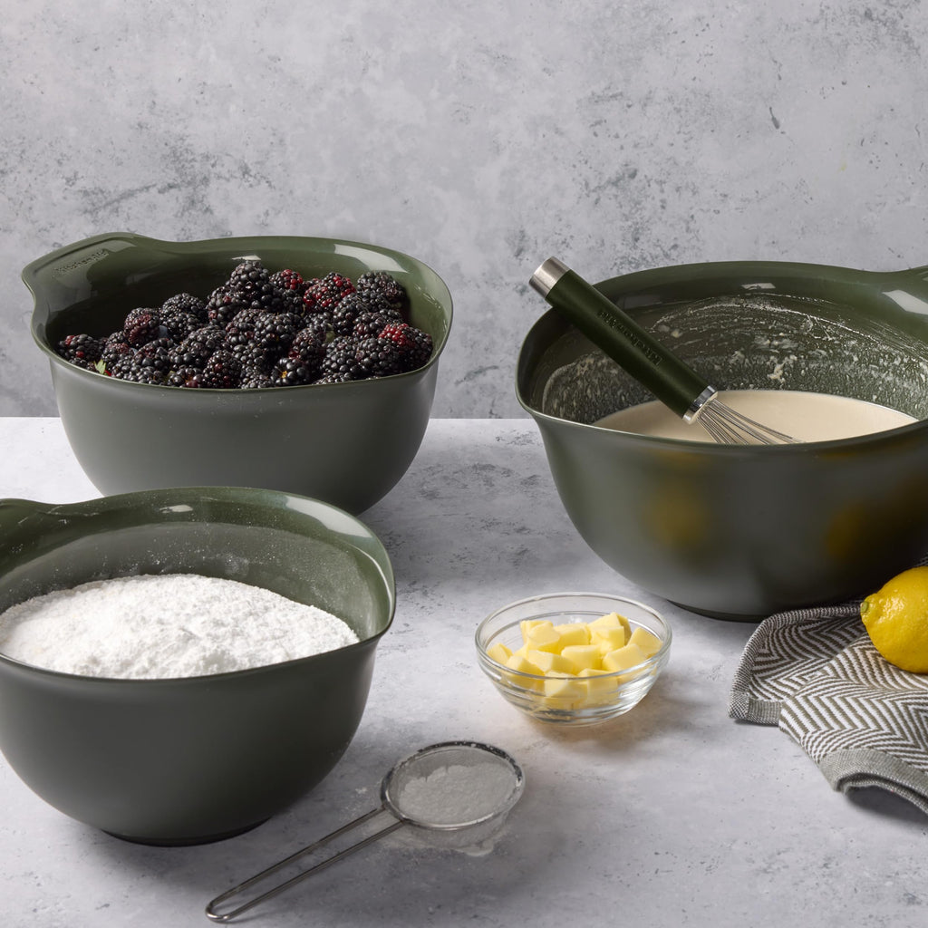 KitchenAid Universal Nesting Plastic Mixing Bowls, Set of 3, 2.5 quart, 3.5 quart, 4.5 quart, Evergreen