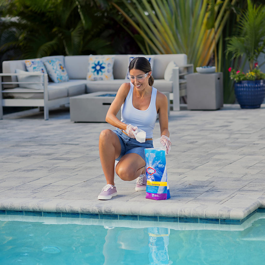 Clorox® Pool&Spa™ Swimming Pool 2-in-1 Perfect Balance, Maintains Balanced pH and Alkalinity Levels, 8LB (Pack of 1)