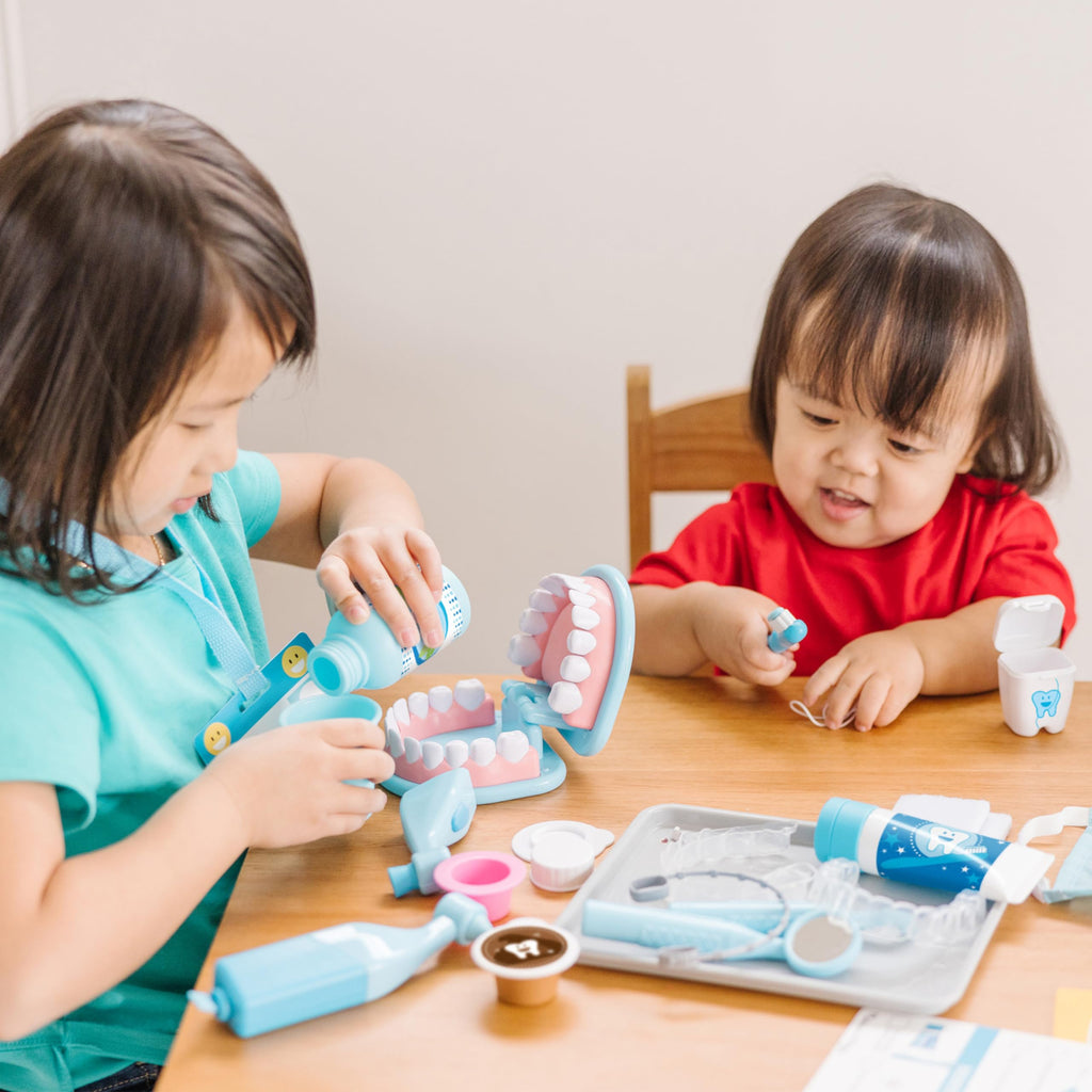 Melissa & Doug Super Smile Dentist Kit With Pretend Play Set of Teeth And Dental Accessories (25 Toy Pieces) - Pretend Dentist Play Set, Dentist Toy, Dentist Kit For Kids Ages 3+