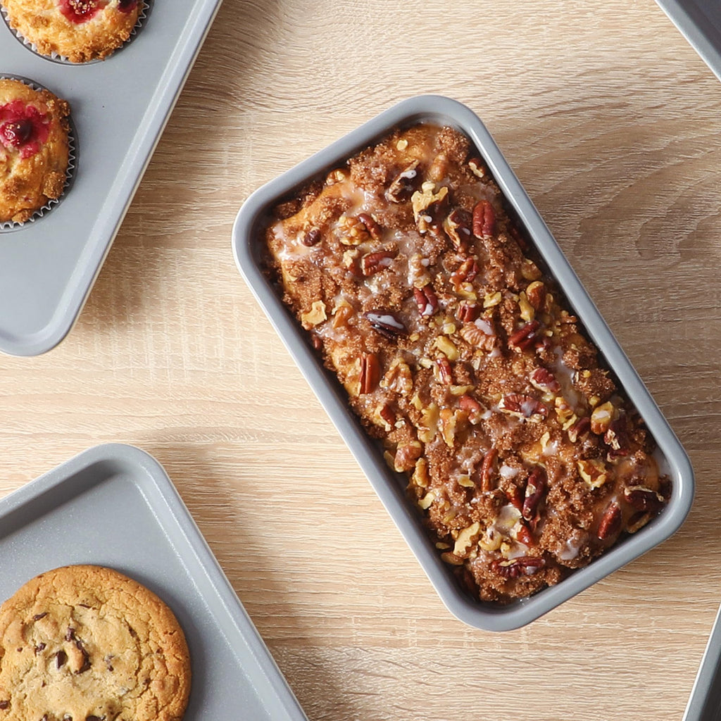 Sur La Table Kitchen Essentials Bake Sale 9 X 5 Inch PFOA, PFAS, PTFE Free Nonstick Loaf Pan - Linen White (Pack of 4)
