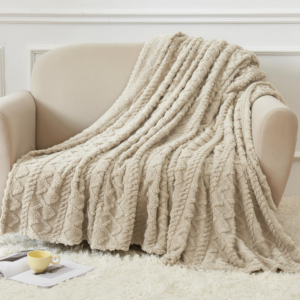 Aganear Fleece Throw Blanket - Cozy Soft Lightweight Fuzzy Throw Blanket for Women Portable Throw Blankets for Couch, Warm Present for Birthday, Christmas, Halloween, Housewarming(50"x60", Khaki)