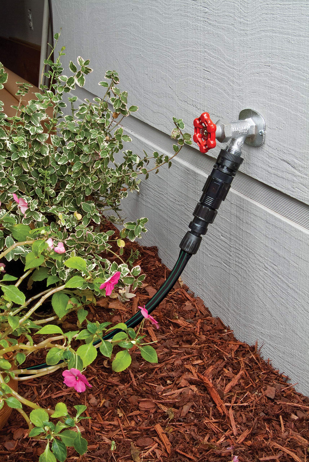 Rain Bird FCKIT-1PK Drip Irrigation Easy Fit Faucet Connection Kit for 1/2" Tubing, Includes Pressure Regulator and Filter
