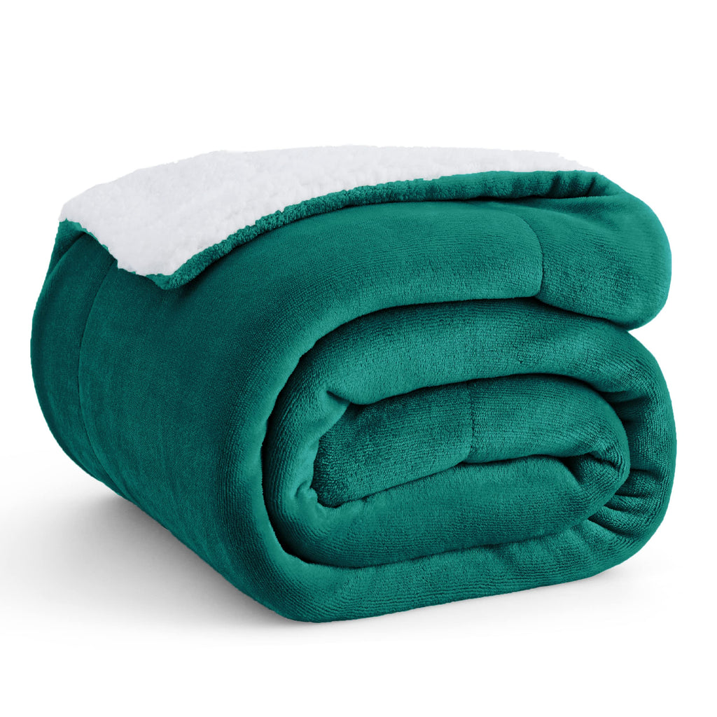 Bedsure Sherpa Fleece Throw Blanket Twin Size for Couch - Thick and Warm Blanket for Winter, Christmas Throw Blanket Gift, Dark Green, 60x80 Inches