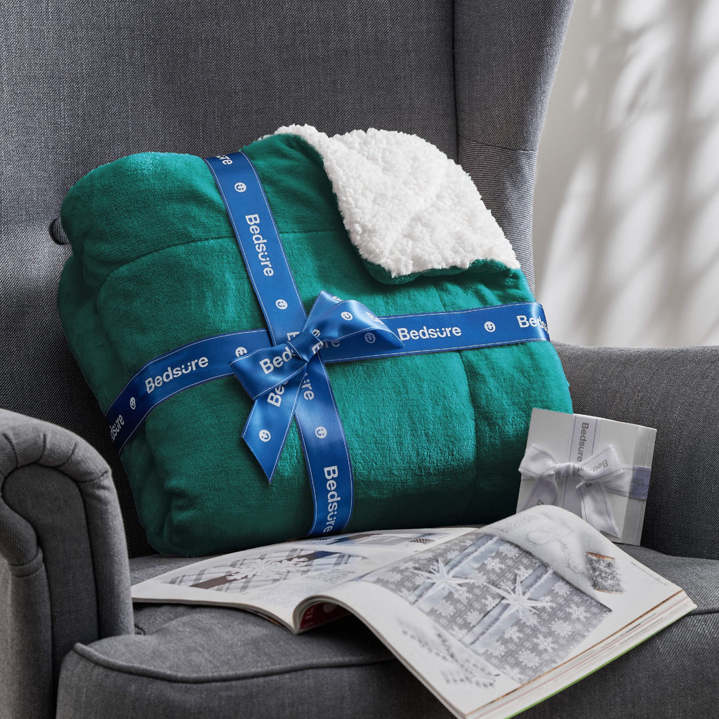 Bedsure Sherpa Fleece Blanket Queen Size for Bed - Thick and Warm Blanket for Winter, Christmas Blanket Gift, Dark Green, 90x90 Inches