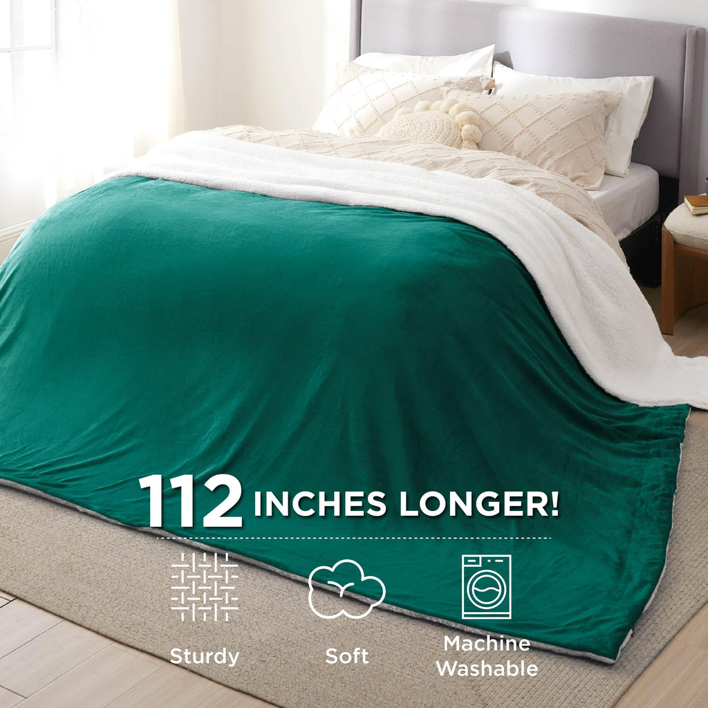 Bedsure Sherpa Fleece Cal King Blankets for Bed - Thick and Warm Oversized Blanket for Winter, Soft Fuzzy Plush Large Christmas Blanket Gift, Dark Green, 112x98 Inches
